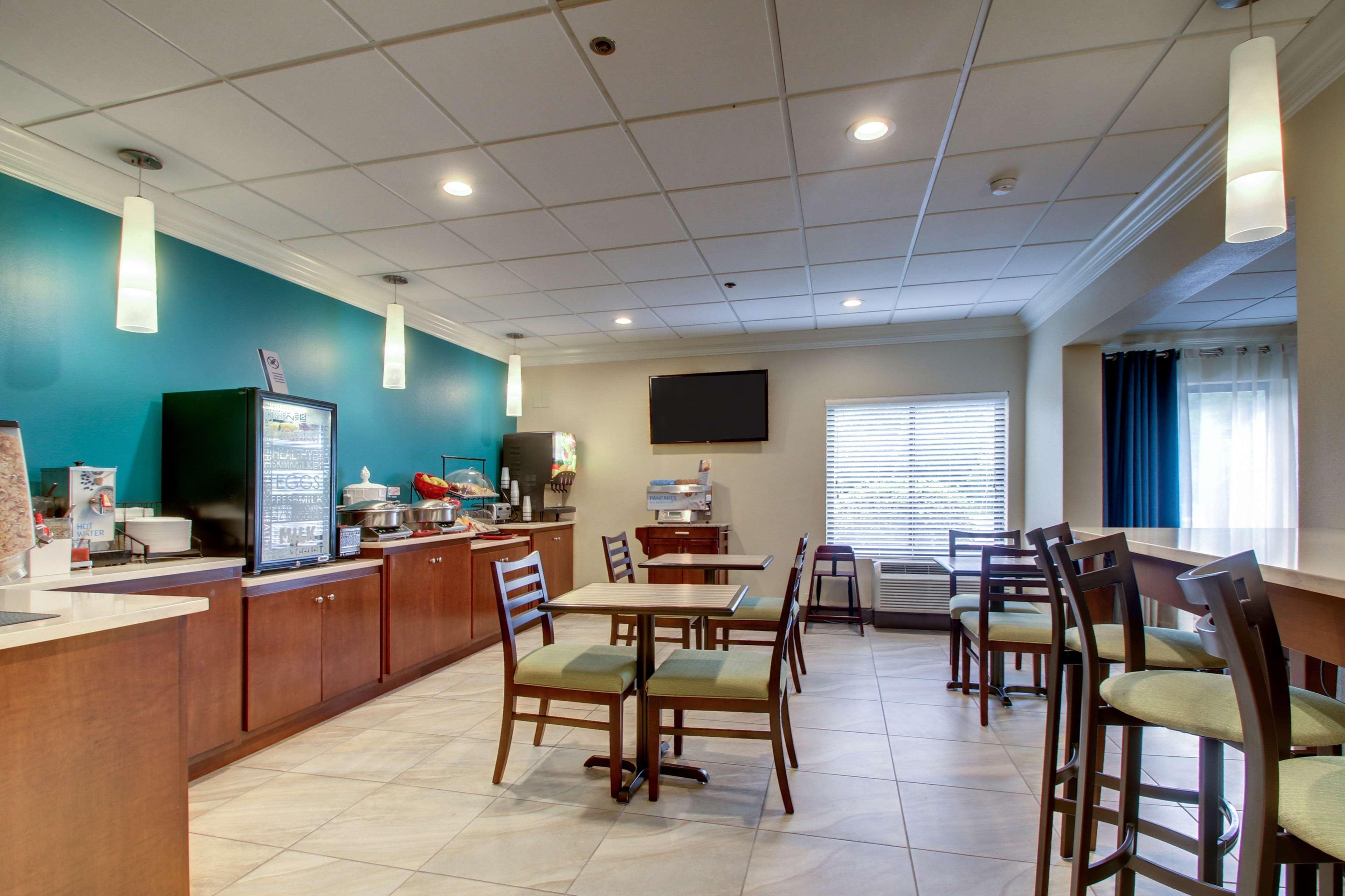 Best Western Eagles Inn Морхед Екстериор снимка