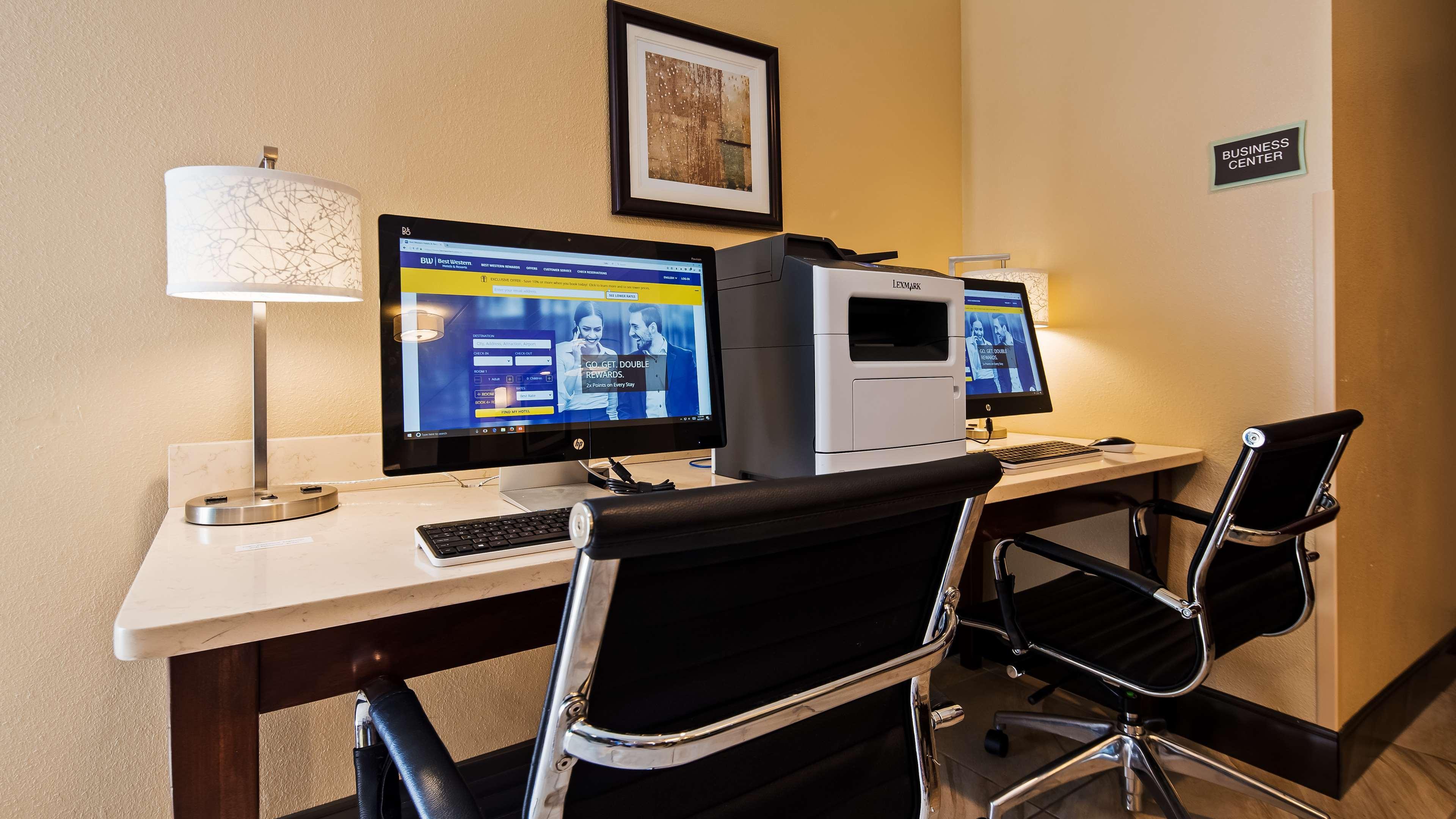 Best Western Eagles Inn Морхед Екстериор снимка