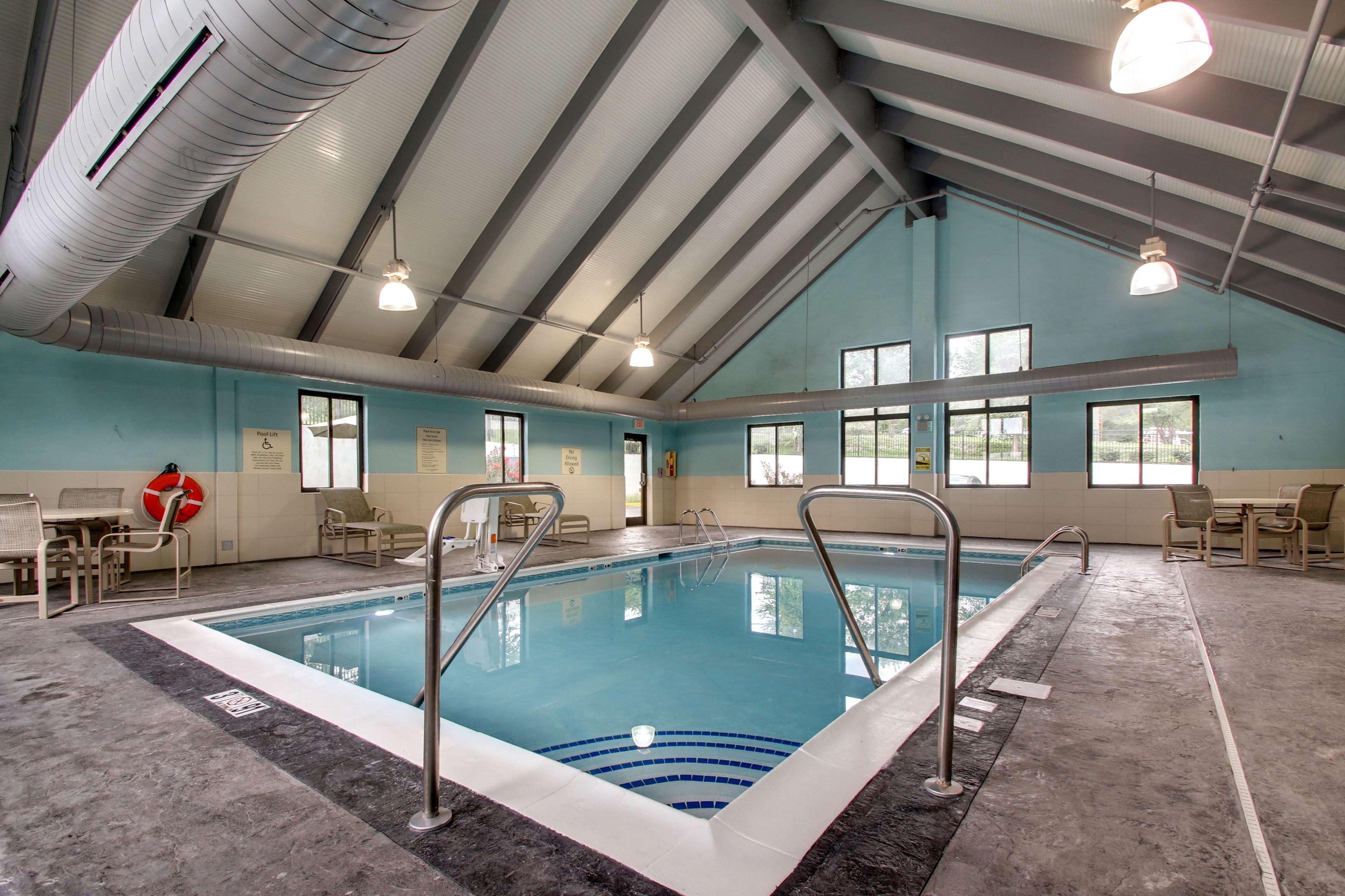 Best Western Eagles Inn Морхед Екстериор снимка