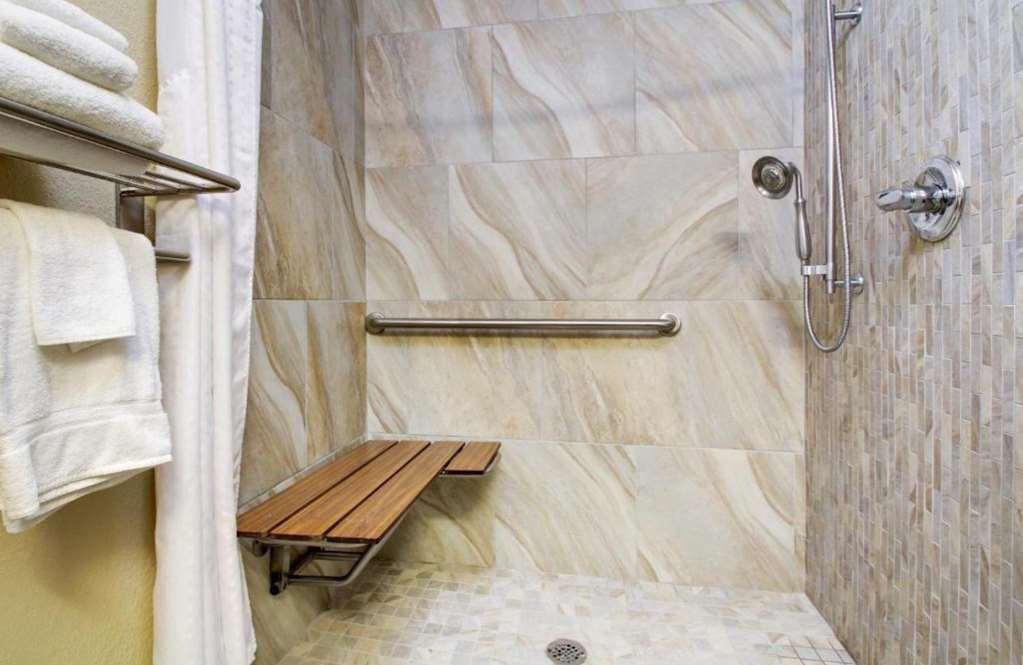 Best Western Eagles Inn Морхед Стая снимка
