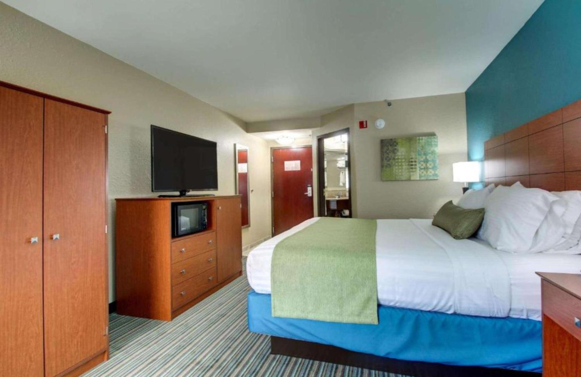 Best Western Eagles Inn Морхед Екстериор снимка