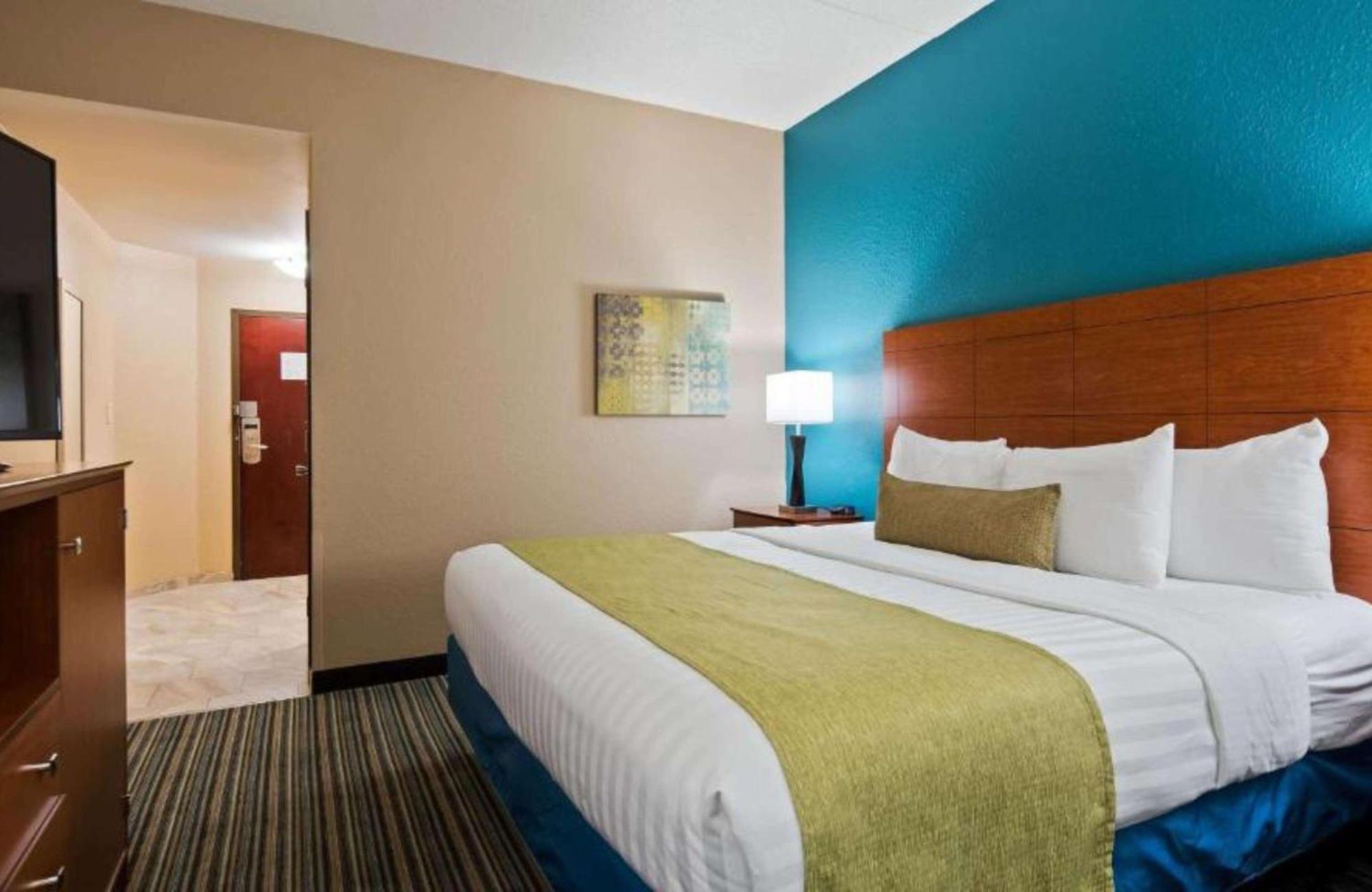 Best Western Eagles Inn Морхед Екстериор снимка