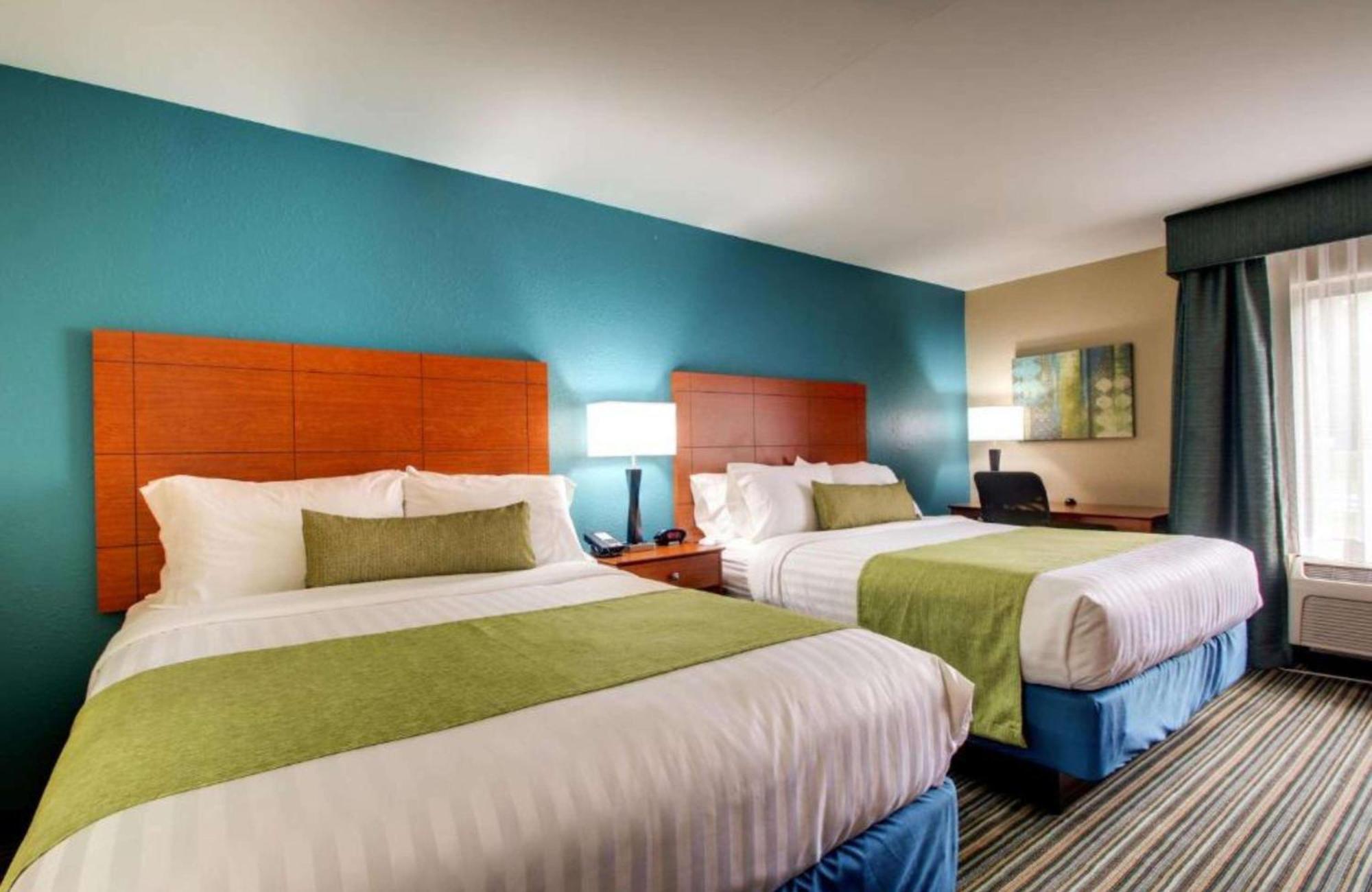 Best Western Eagles Inn Морхед Екстериор снимка