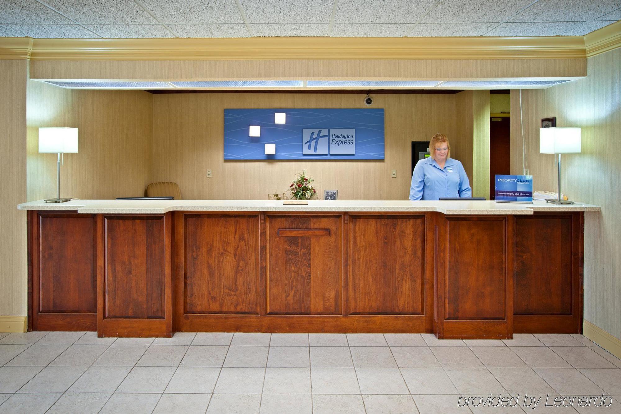 Best Western Eagles Inn Морхед Интериор снимка