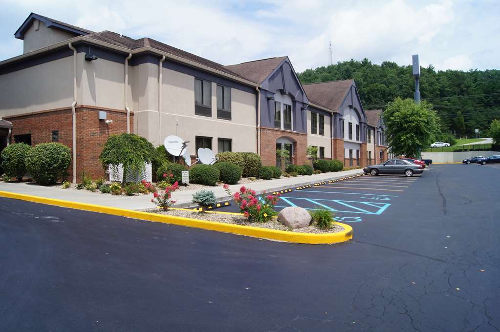 Best Western Eagles Inn Морхед Екстериор снимка